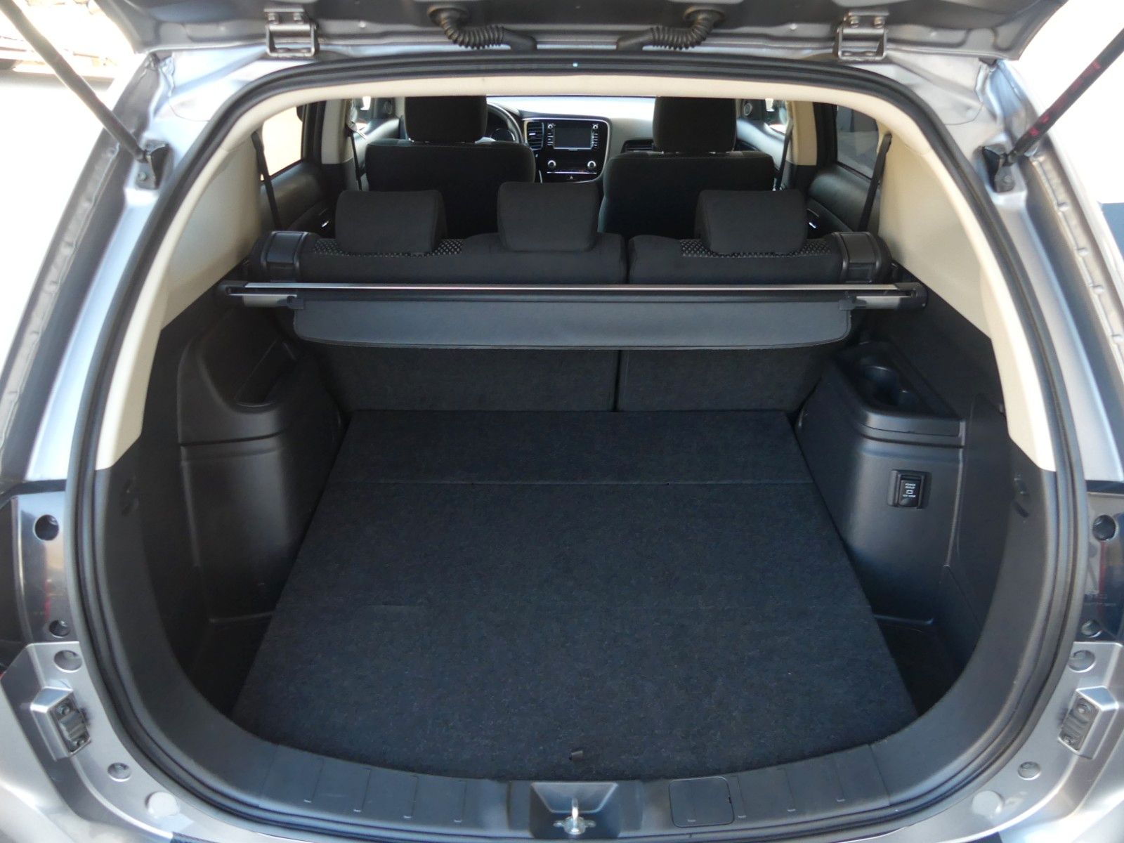 Fahrzeugabbildung Mitsubishi Outlander Diamant Edition 2WD*Gasanlage*Kamera*