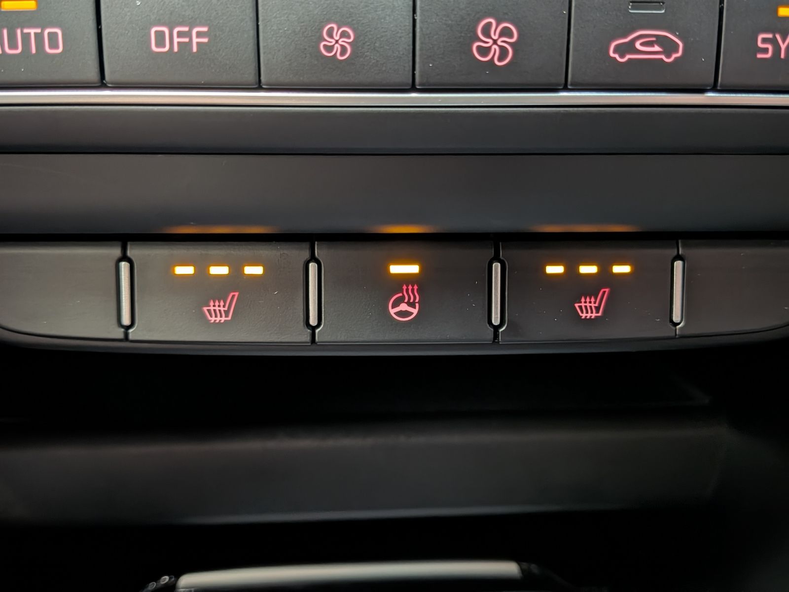 Fahrzeugabbildung Kia cee'd / Ceed 1.5 DCT Spirit JBL Temp LED Cam ACC