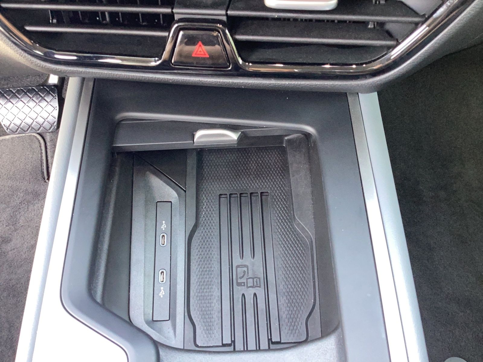 Fahrzeugabbildung Volkswagen Passat TDI Elegance DSG LED ACC AHK NAVI TRAILER