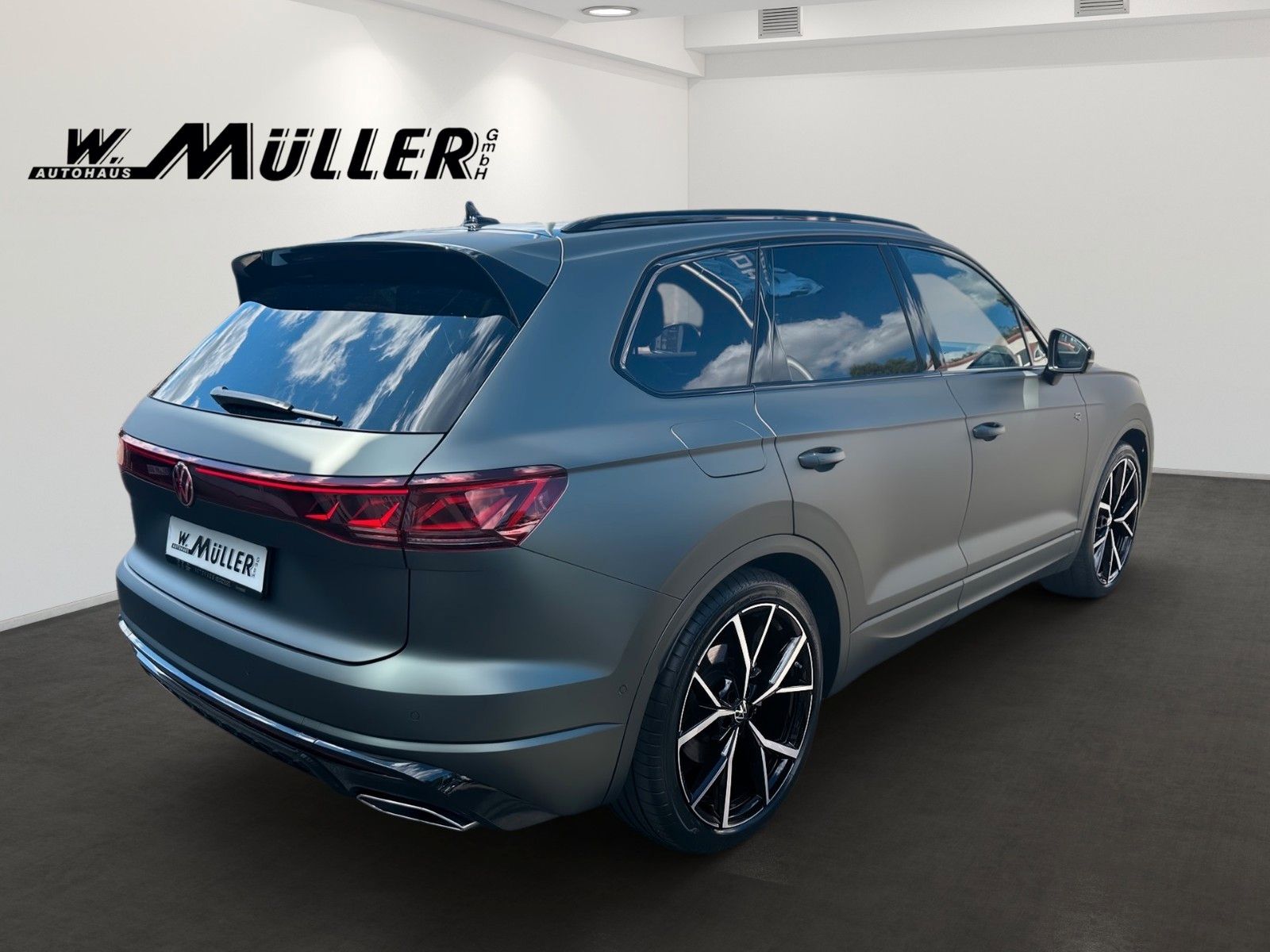 Fahrzeugabbildung Volkswagen Touareg 3.0 TDI  4Motion R-Line Pano ACC Nachtsi