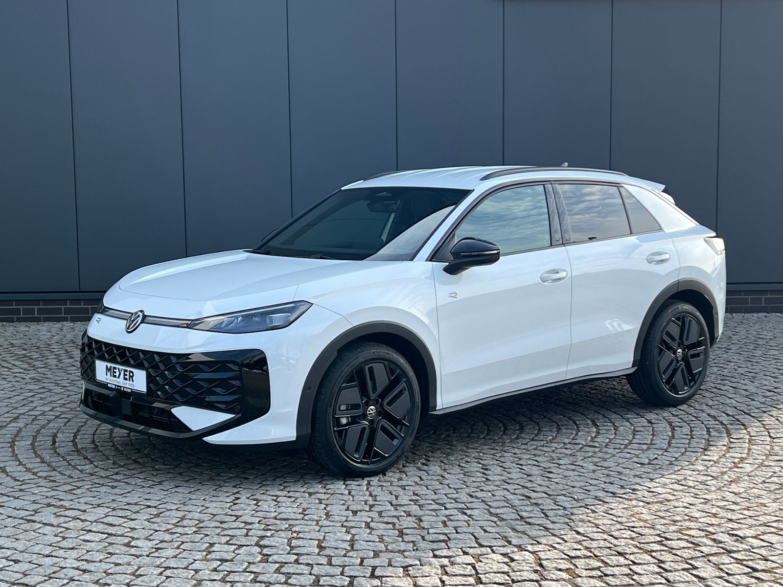 Fahrzeugabbildung Volkswagen T-Roc R-Line 1.5 eTSI DSG *Neues Modell, AHK, Bl