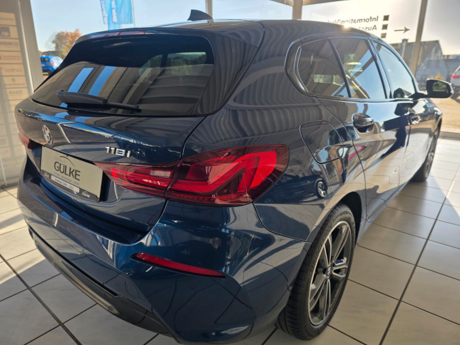 BMW 118 i Sport Line Lim, PDC v+h,Navi,SHZ,Lenk.h. foto 5