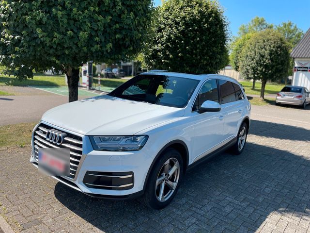 Audi Q7 3.0 TDI quattro-7 Sitze-Pano-AHK-B...