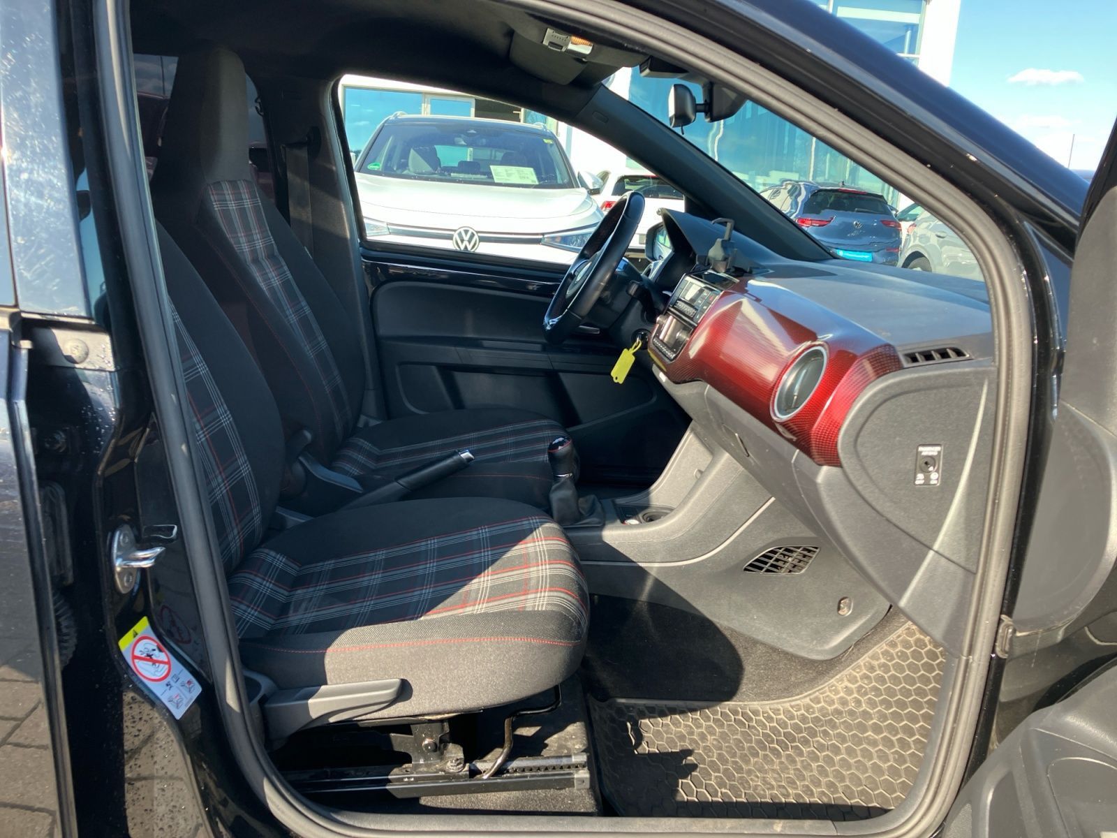 Volkswagen up! - Bild 13