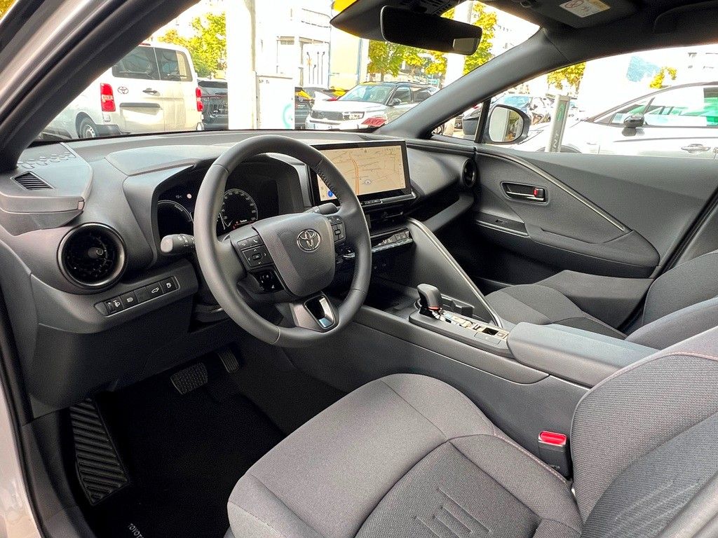 Fahrzeugabbildung Toyota C-HR 1.8 Hybrid FWD Teamplayer Technikpaket