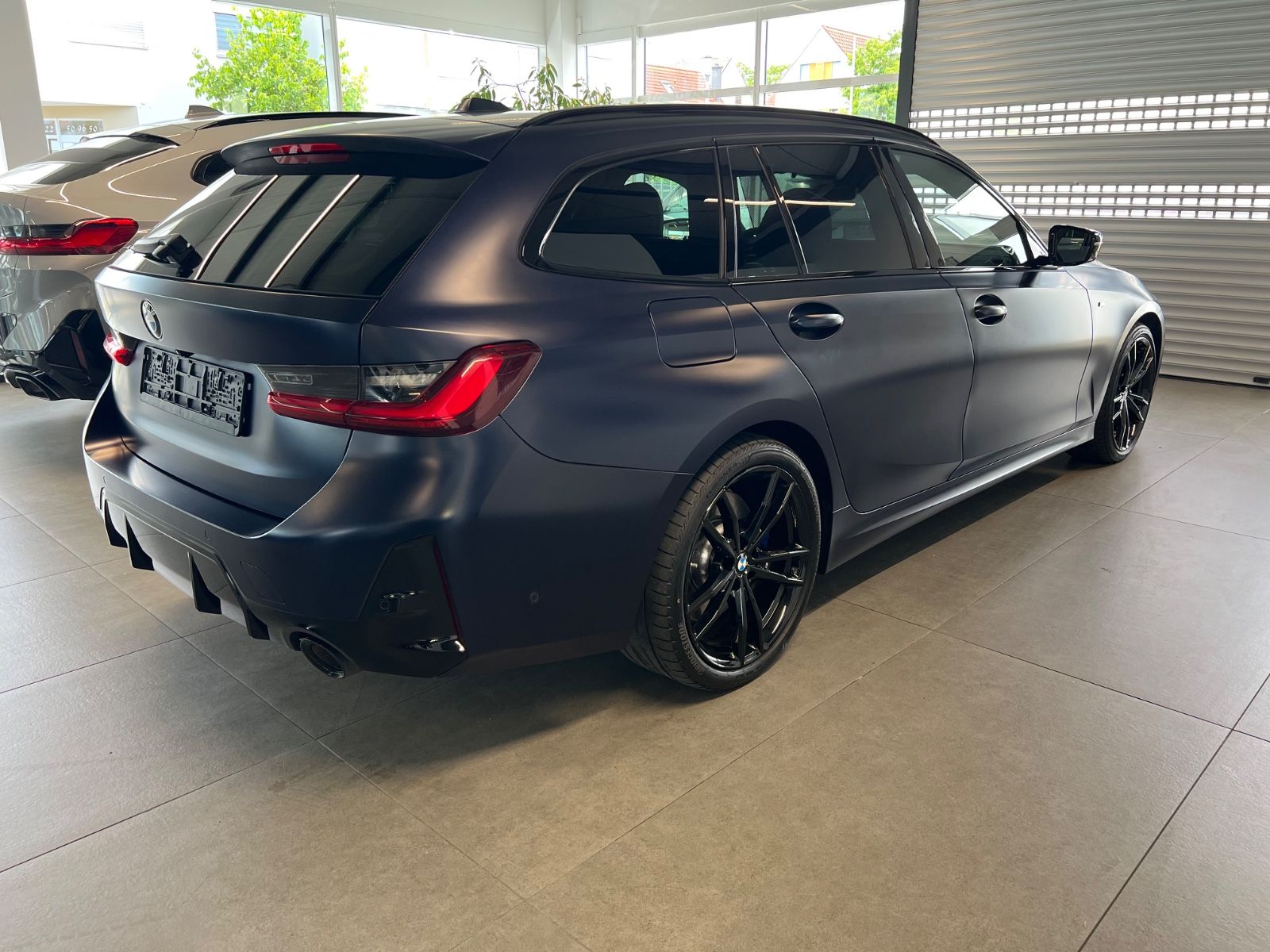 BMW 320 d xDrive Touring M Sport / Pano/ H&K / Matt imagem 2