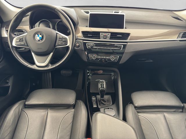 Fahrzeugabbildung BMW X1  sDrive18d xLine+EU6dT+LED+Navi+HUD+Pano+Lede