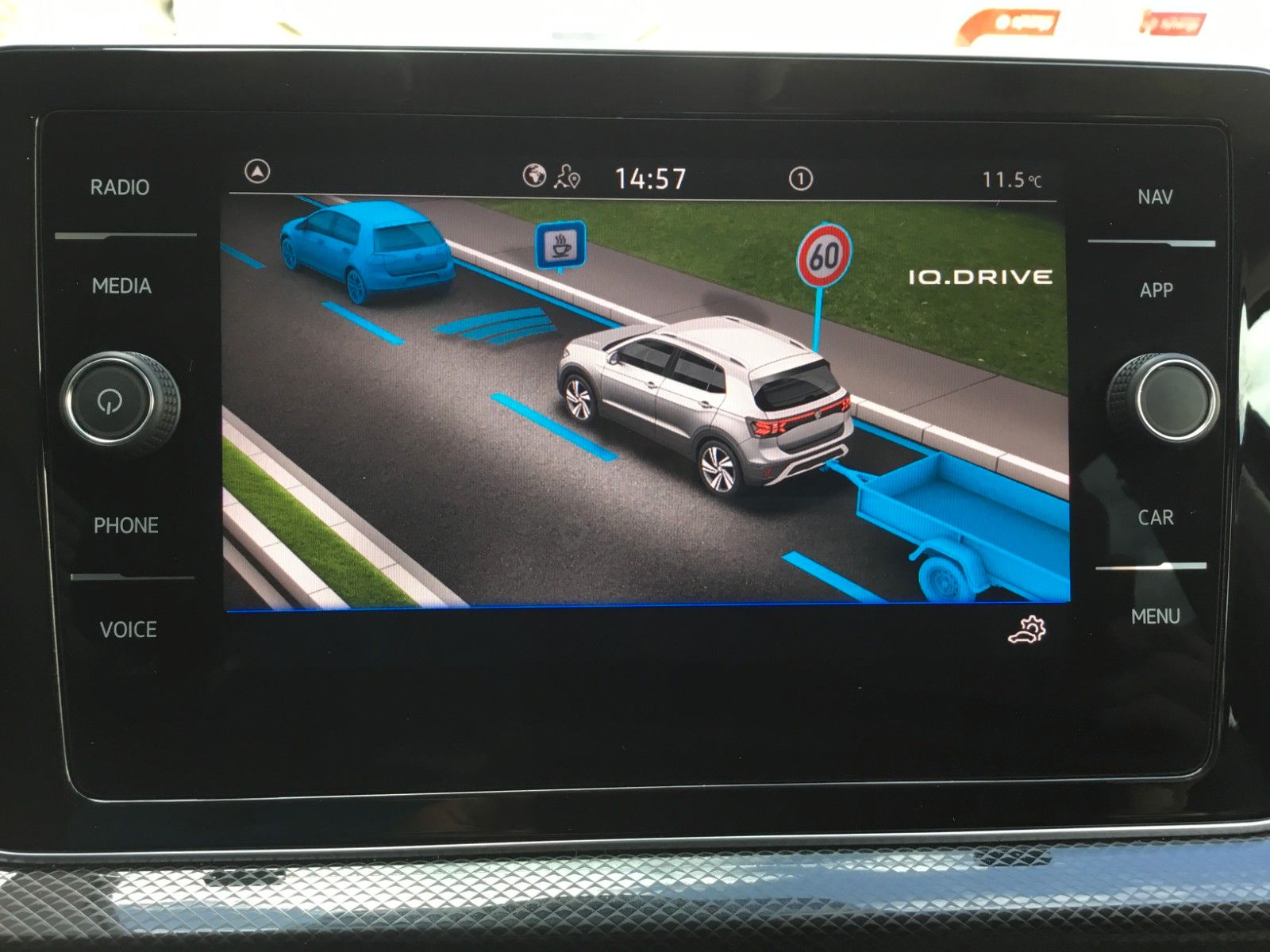 Fahrzeugabbildung Volkswagen T-Cross 1.5 TSI DSG GOAL+AHK+17"+ACC+Kamera