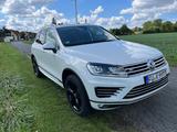 Volkswagen Touareg 3.0 V6TDI Executive R-Line Luft Pano AHK - Volkswagen Touareg: Executive