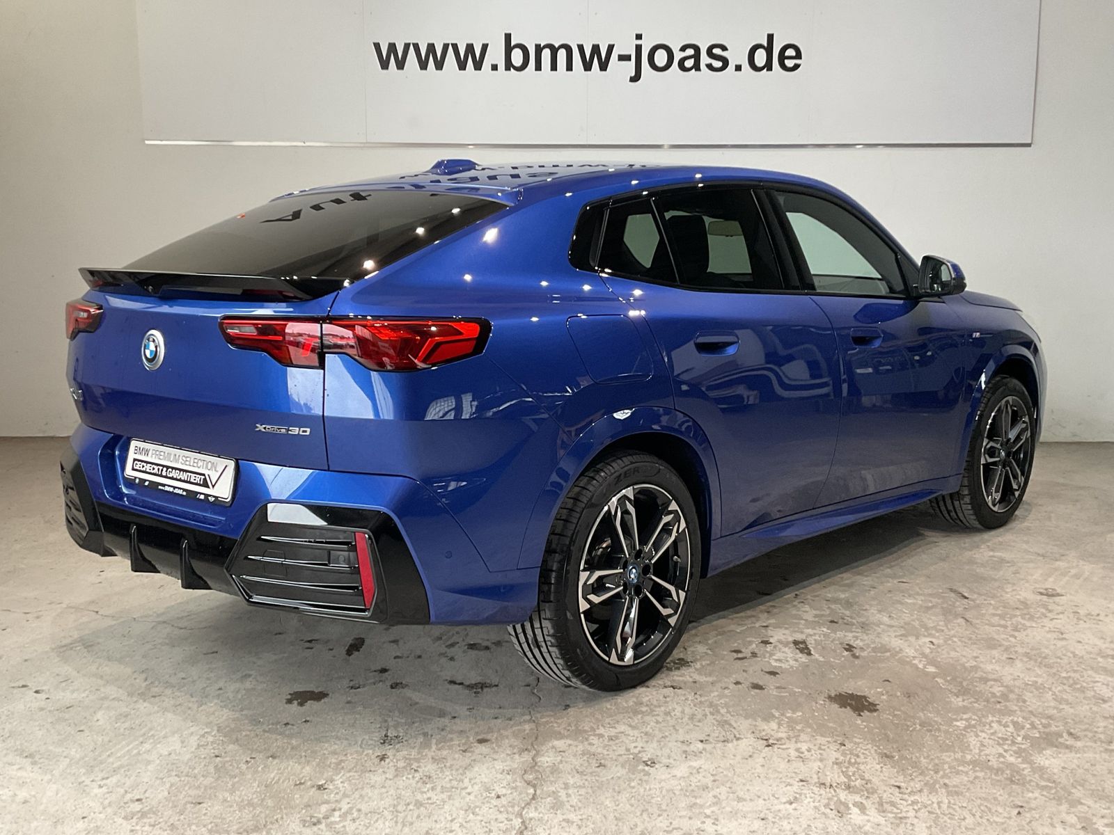 Fahrzeugabbildung BMW iX2 xDrive30 |Aktivsitz |M Sportpaket |Harman Ka