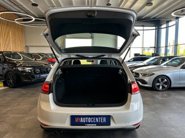 MYAUTOCENTER – Gebraucht- und Jahreswagen mit Werkstattservice in Pfaffenhofen Volkswagen Golf VII *TÜV0228*STHZ*KLIMA*NAV*PDC*BLTH*CD*