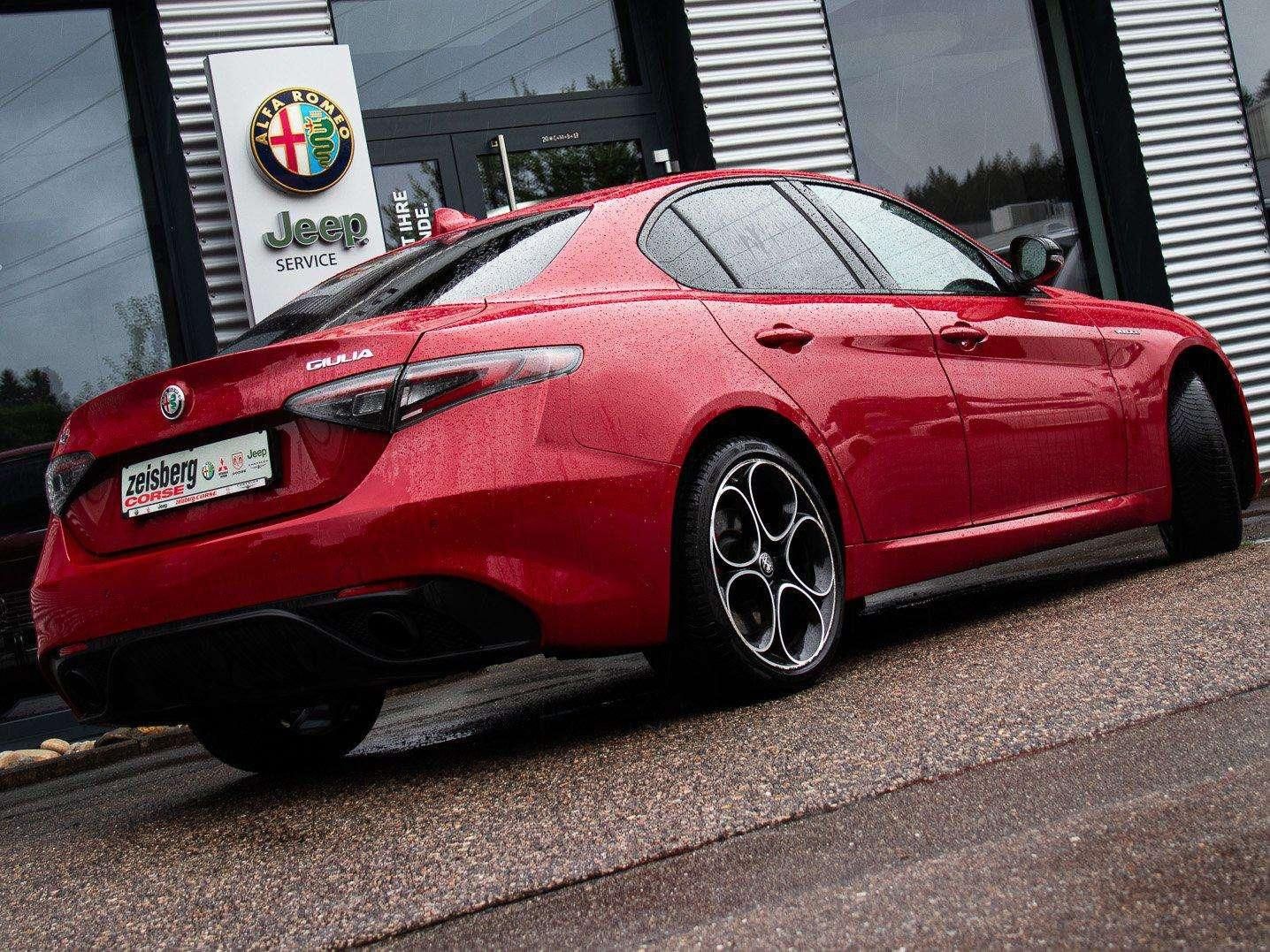 Fahrzeugabbildung Alfa Romeo Giulia MY23 Veloce 2.0T Vom AR Vertragshändler