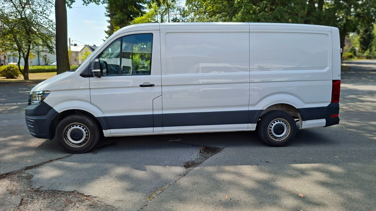Volkswagen Volkswagen Crafter 35 L3H2 mittel wenig km netto 1