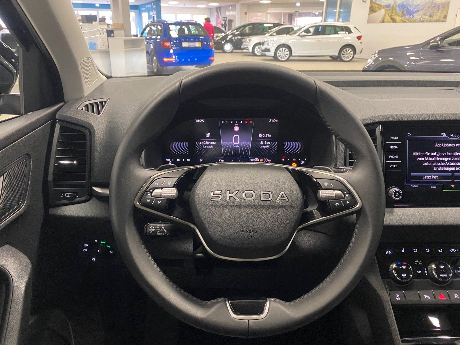 Fahrzeugabbildung SKODA Karoq 1.5 TSI DSG Selection+ACC+2030 Garantie+BC