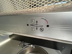 Fahrzeugabbildung Roller Team Kronos 295 TL Hub-Bett SAT TV 5 Schlafplätze