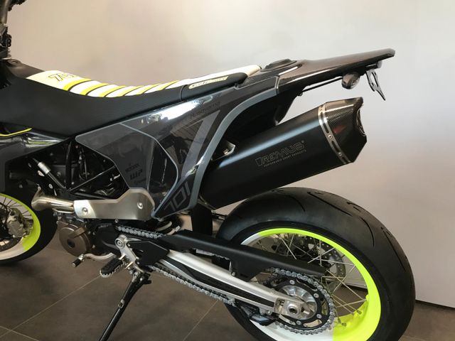 Motorrad Husqvarna 701 Supermoto = Herbstaktion =, Baujahr: 2023