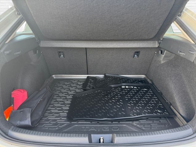 Fahrzeugabbildung Volkswagen Taigo 1.0 TSI 95 PS 5-Gang LED PDC DAB
