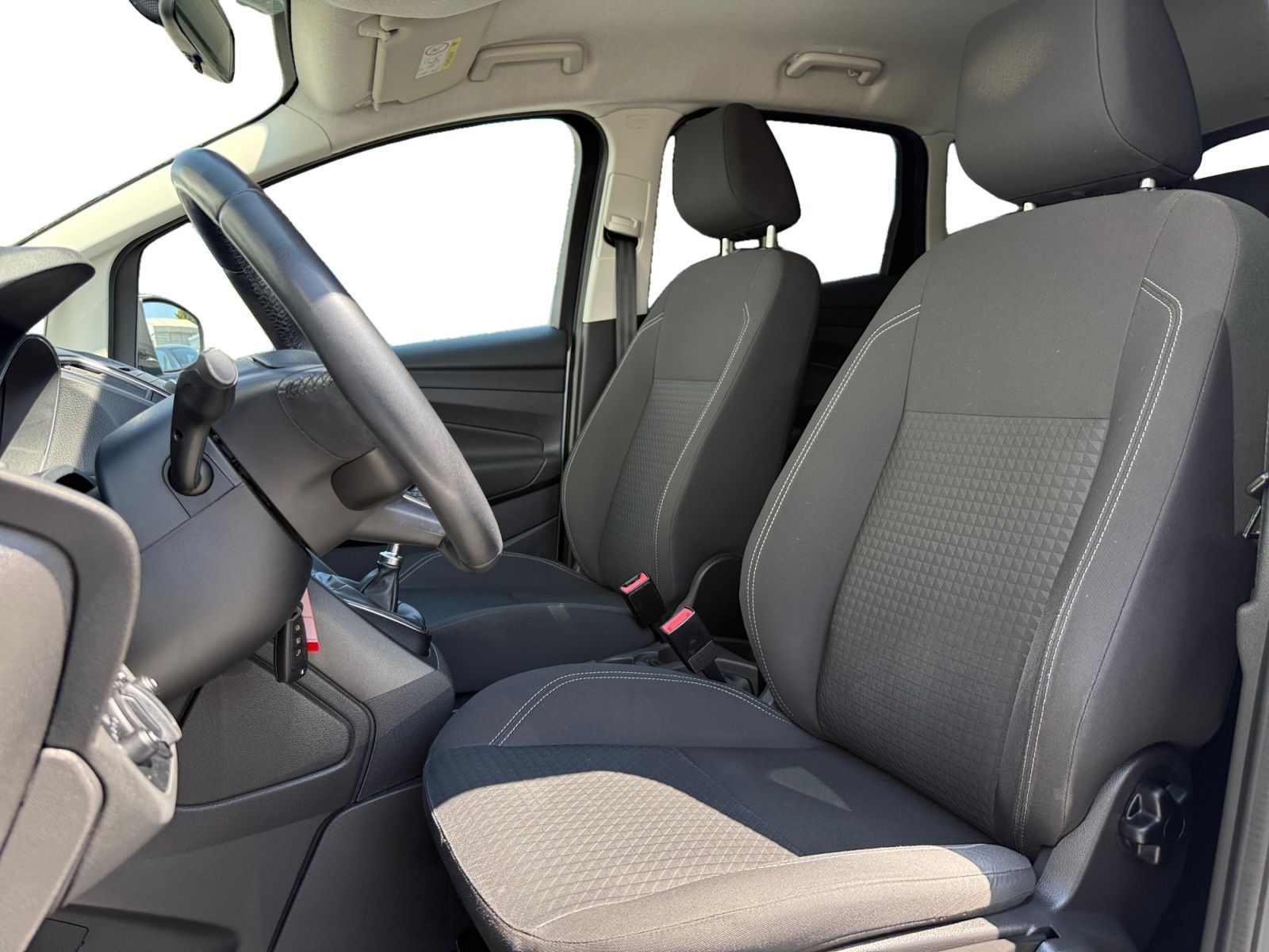 Fahrzeugabbildung Ford C-Max Trend 1,0 EcoBoost TEMPO Sitzhzg.