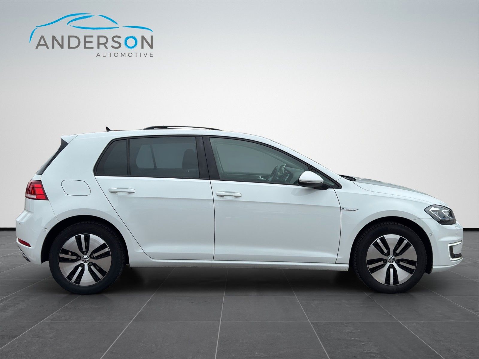 Fahrzeugabbildung Volkswagen GOLF E COMFORT VIRT KAM SHZ LED ALLWET PDC