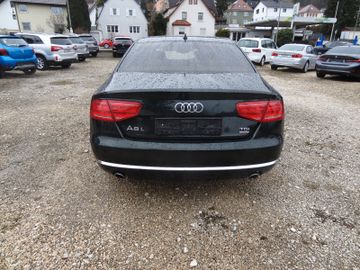 Audi A8 - 4