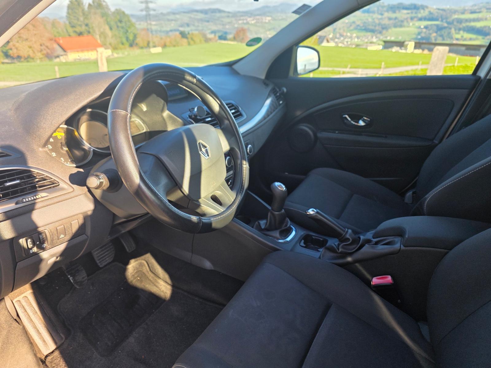 Renault Megane 2012 — photo 9