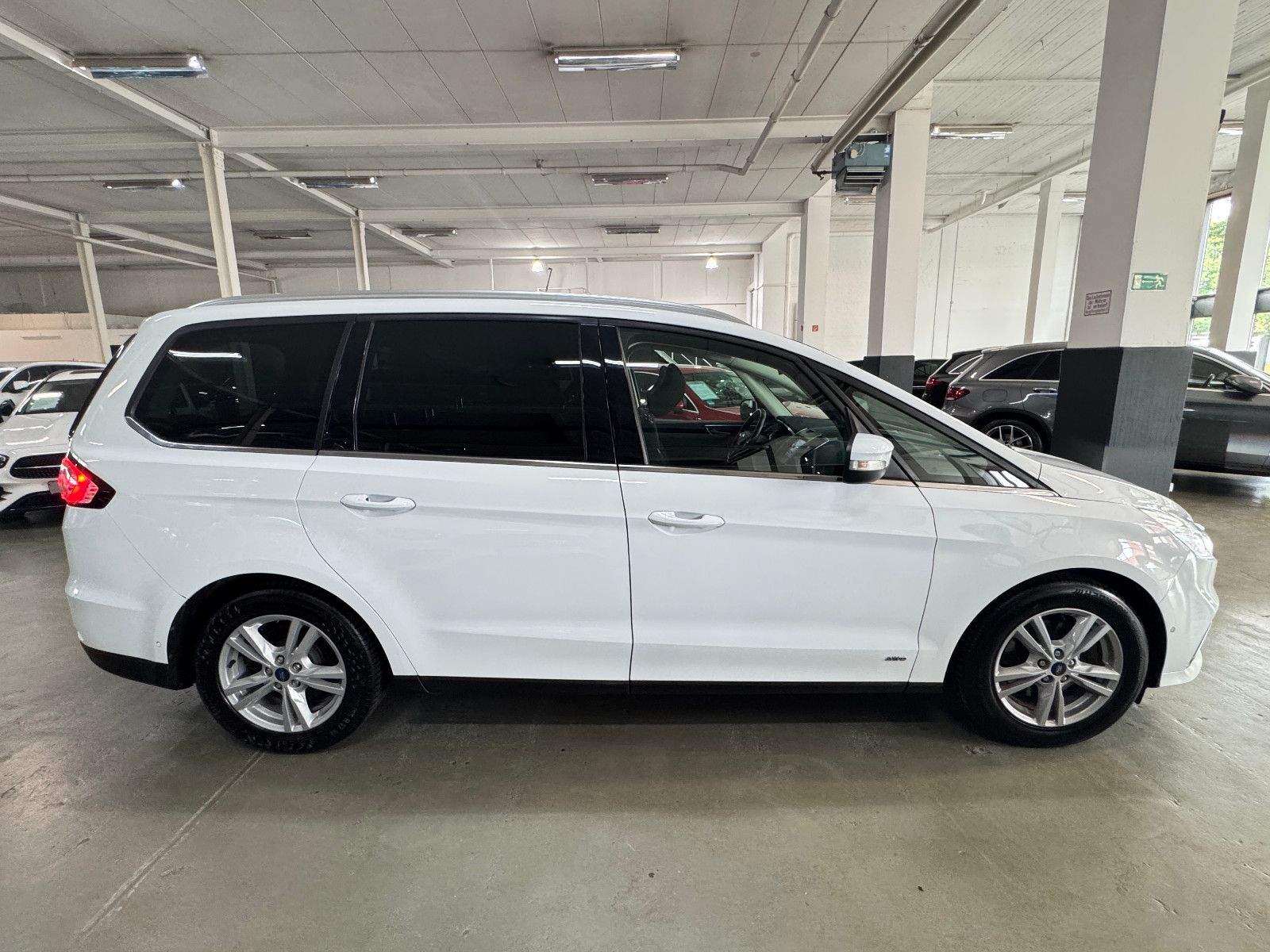 Fahrzeugabbildung Ford Galaxy TITANIUM SPORT AWD AUT 7-SITZER PANO VOLL