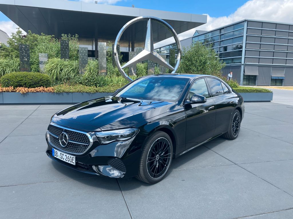 Image of Mercedes-Benz E 300