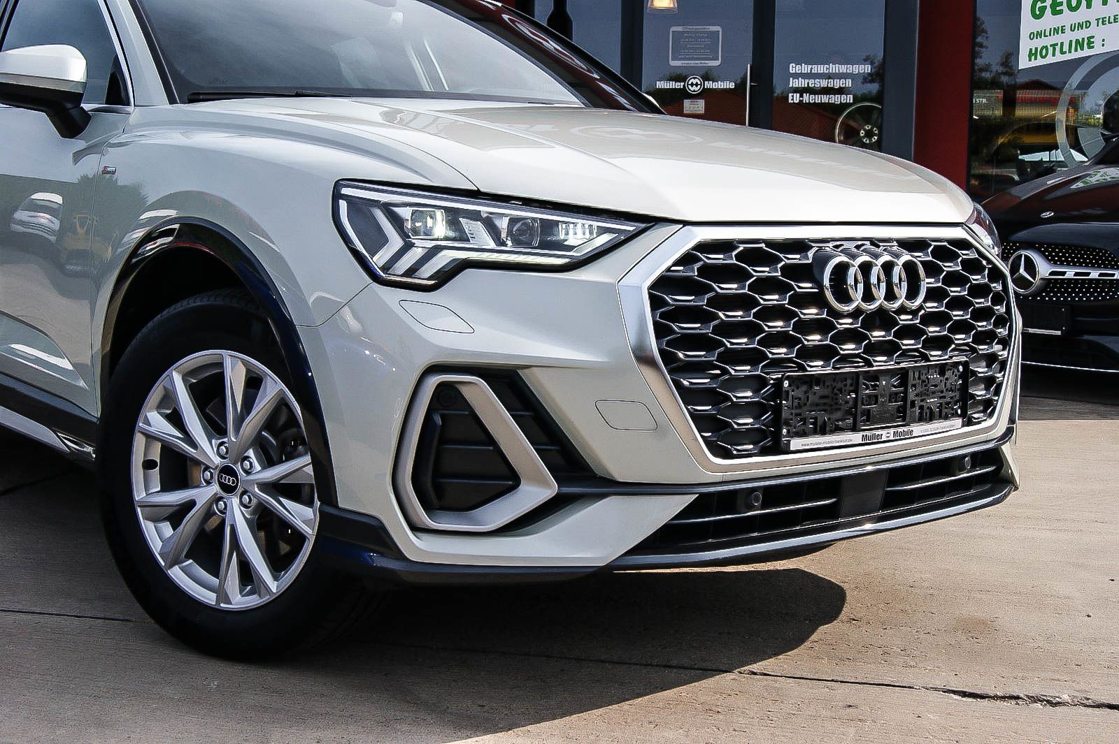 Fahrzeugabbildung Audi Q3 Sportback 45 TFSI e S line MATRIX VIRTUAL AHK