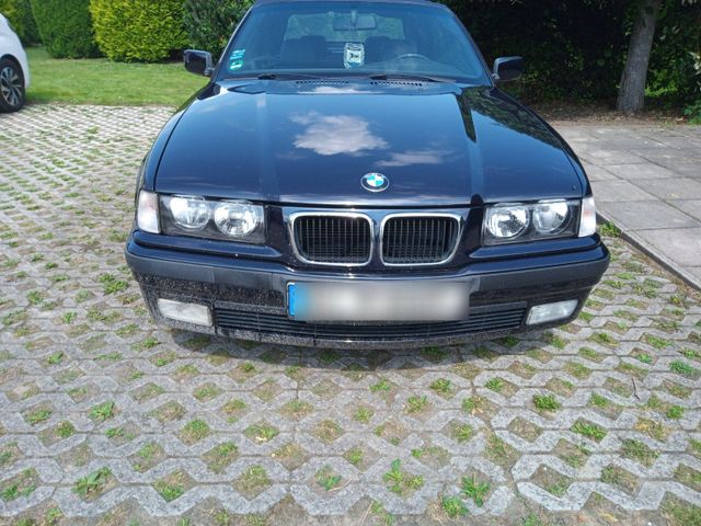 BMW Cabrio  318 i    E36 exclusive white Line