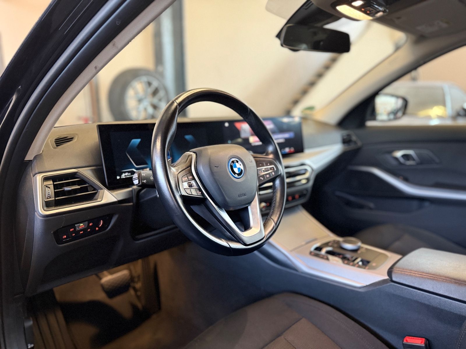 BMW 320 Touring Whitescreen/LED/Neues Model foto 11