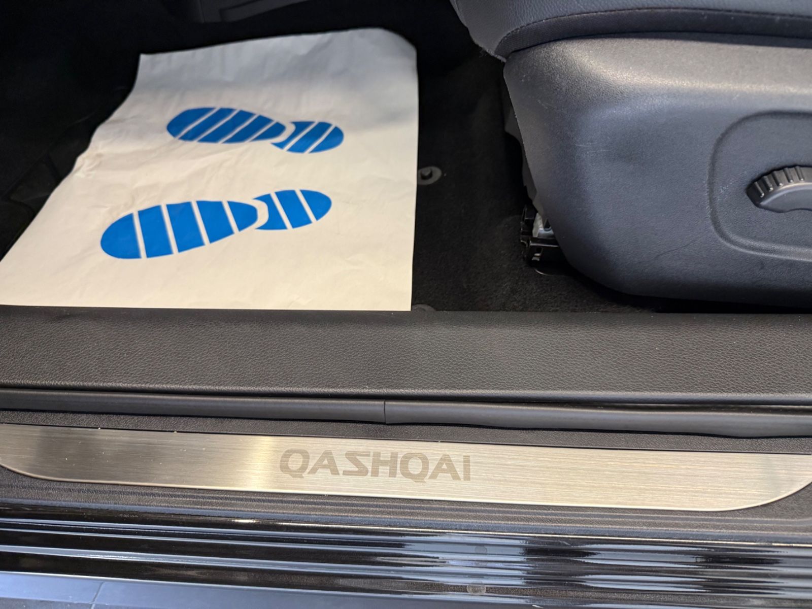 Fahrzeugabbildung Nissan Qashqai Tekna Safety-Shield-Paket 360°