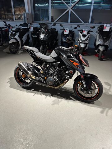 KTM 1290 Super Duke R