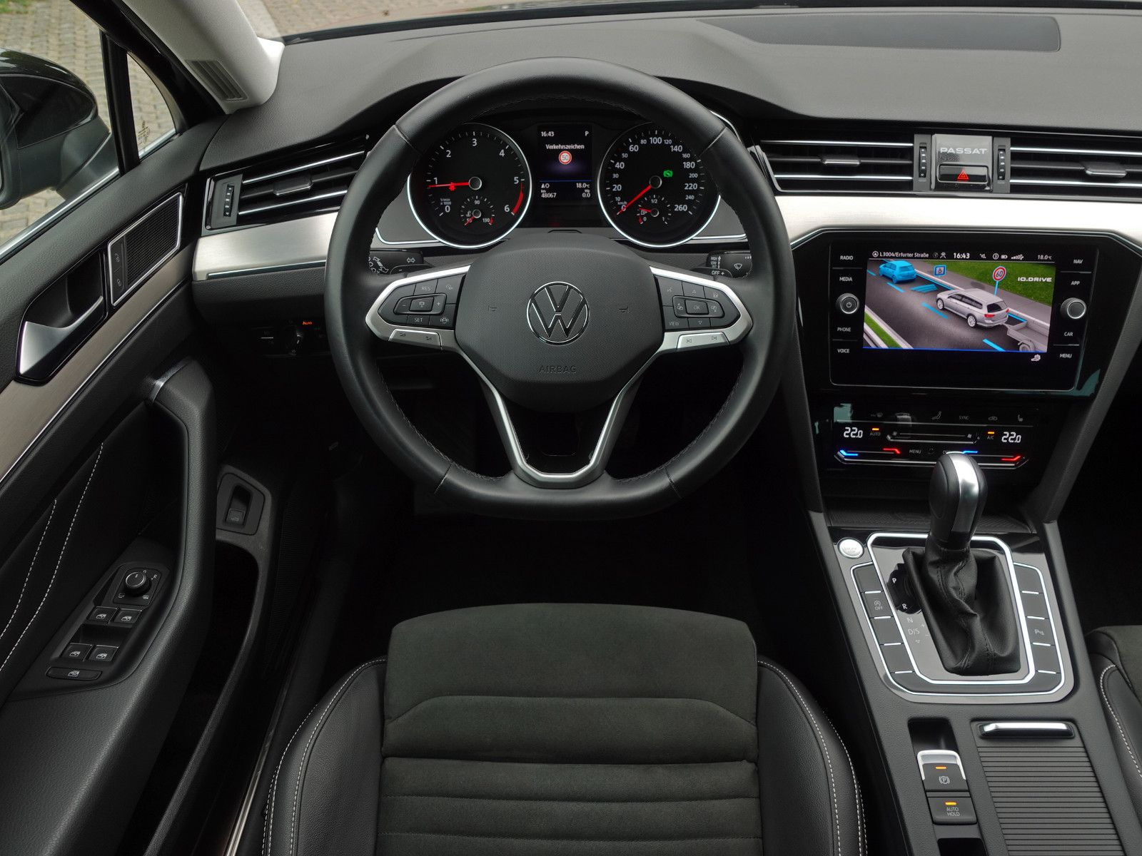 Fahrzeugabbildung Volkswagen Passat Variant 2.0 TDI DSG Elegance IQ-Light AHK