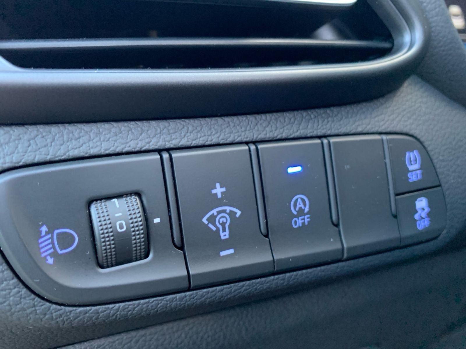 Fahrzeugabbildung Hyundai i30 Kombi 1.5 T-GDI 7-DCT Advantage Mild-Hybrid