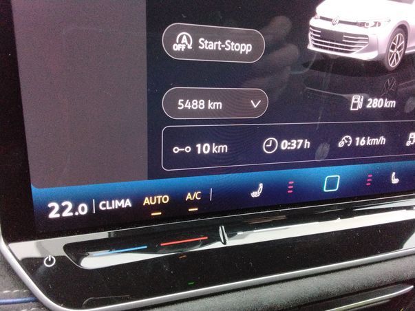Fahrzeugabbildung Volkswagen Passat Variant TDI R-line DSG Standhzg. Matrix A