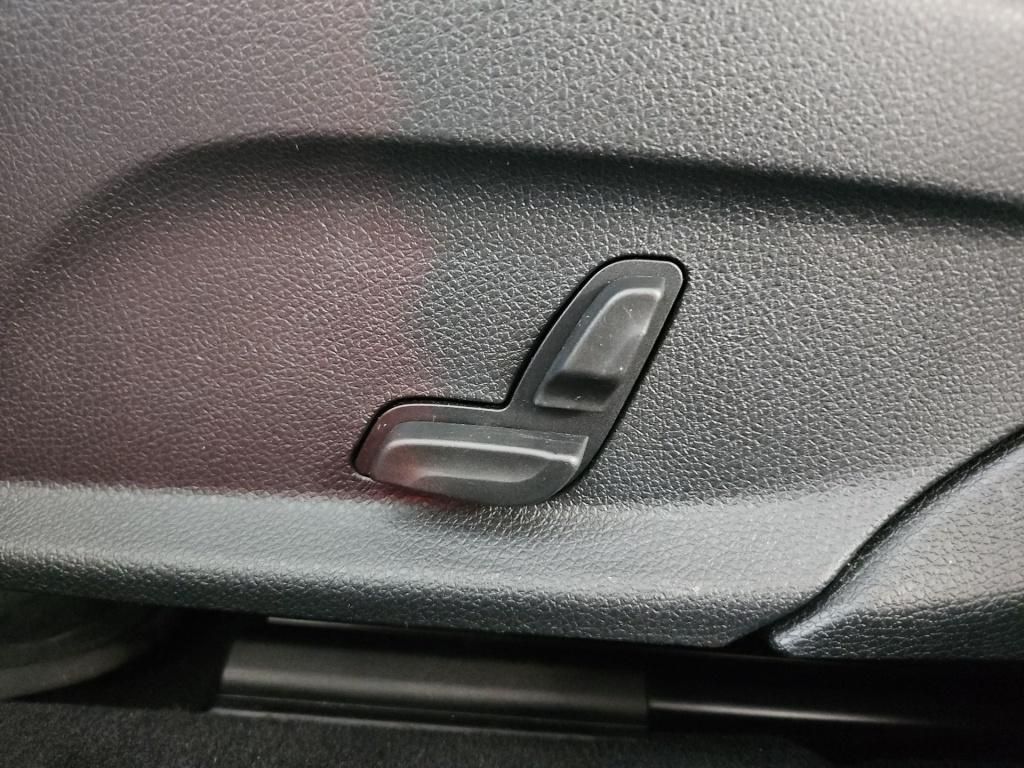 Fahrzeugabbildung Mercedes-Benz E 300 de T AMG Pano Night ACC LED Ambiente DAB