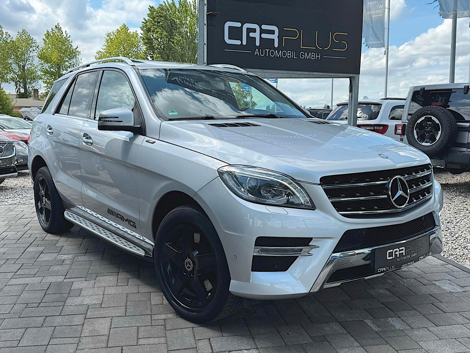Fahrzeugabbildung Mercedes-Benz ML 400 AMG Sport-Paket 4Matic *Bi-Xenon*LED*