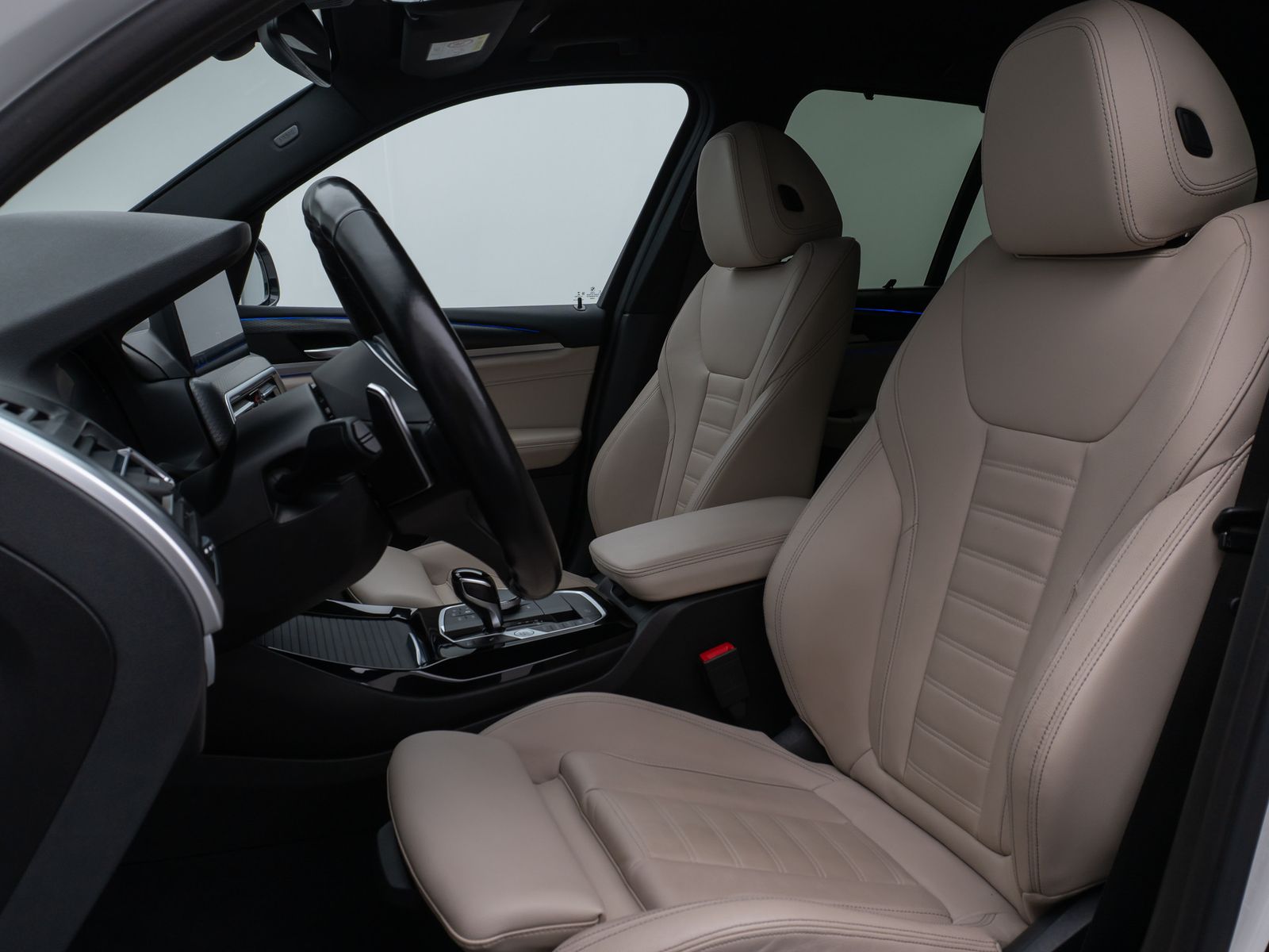 Fahrzeugabbildung BMW X3 xD30d M Sport Kamera DAB HiFi AHK Komfort 20"