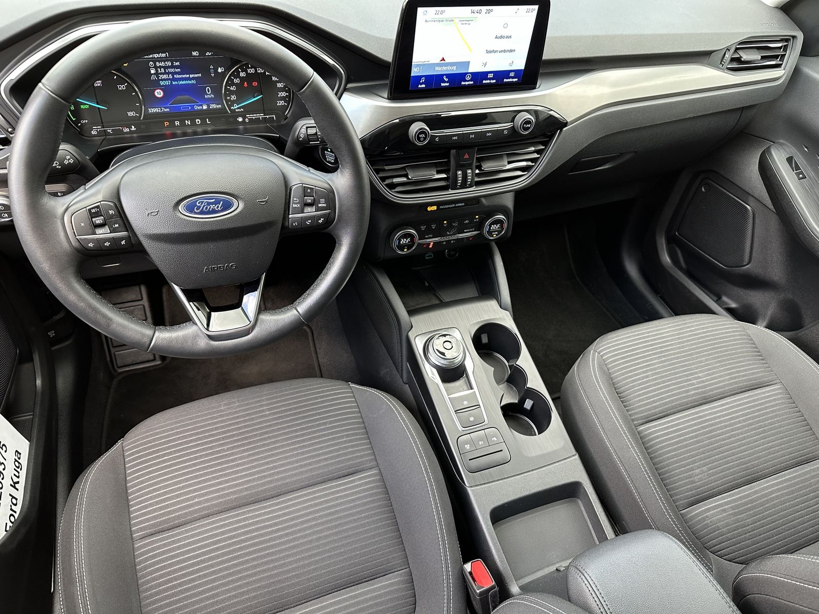 Fahrzeugabbildung Ford Kuga 2.5 Plug-In Hybrid Titanium NAV+DAB+CARPLAY
