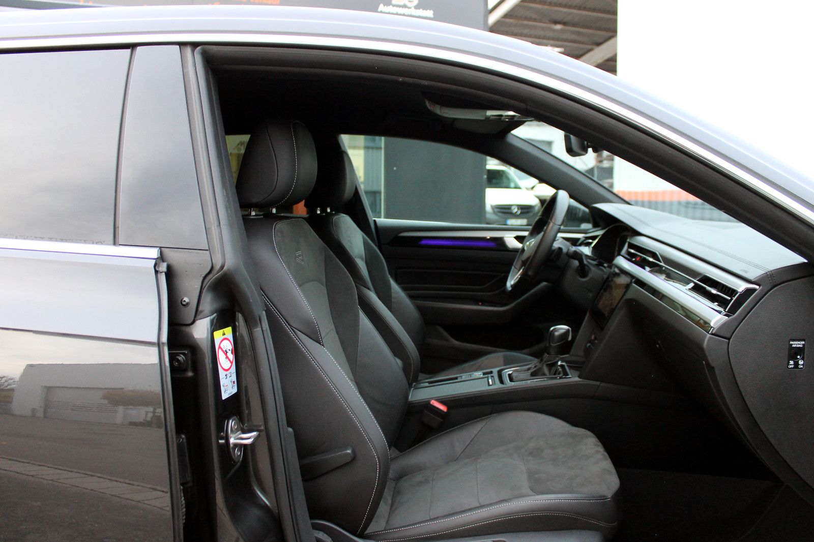 Fahrzeugabbildung Volkswagen Arteon SB 2.0TDI DSG R-Line 4M ACC KAM H&K AHK