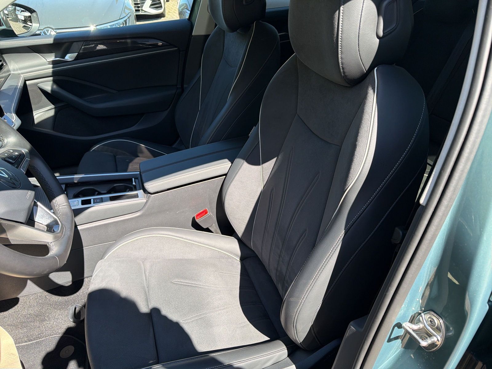 Passat Variant Business eTSi DSG IQ Drive AZV Bu