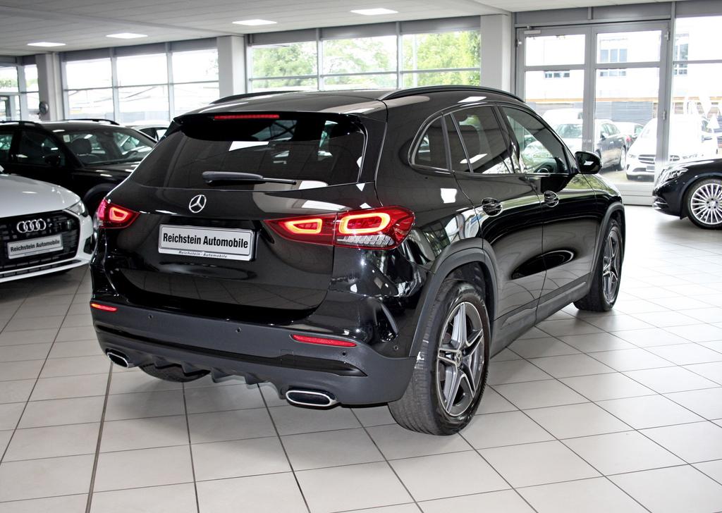 Mercedes-Benz GLA 220