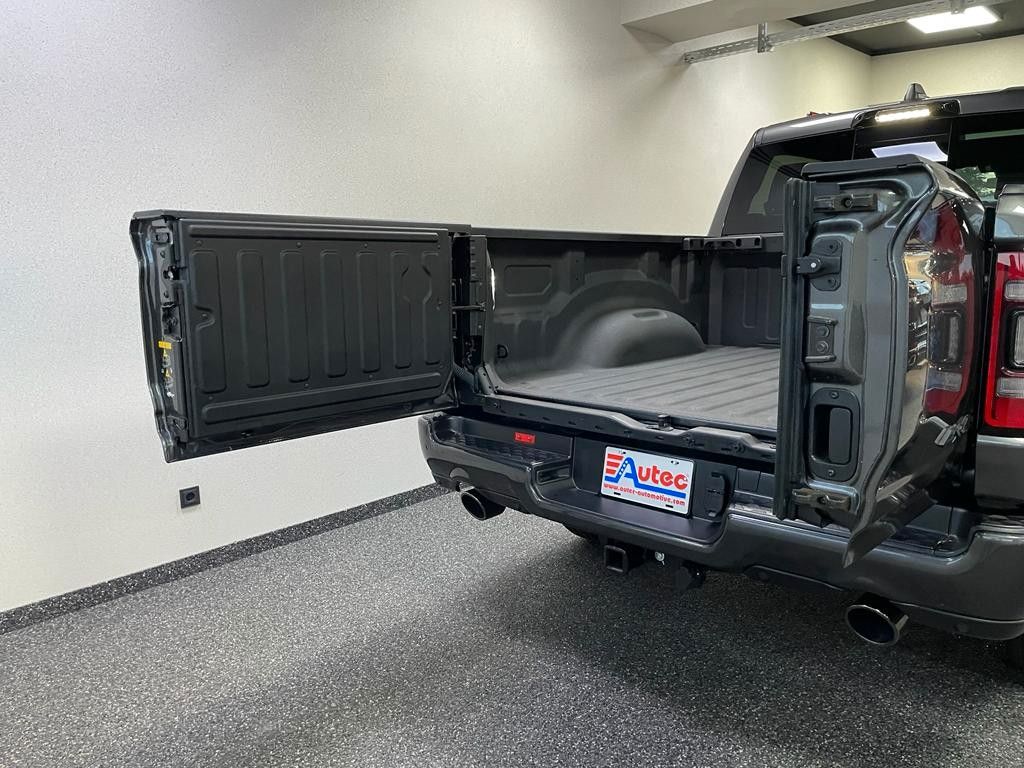 Fahrzeugabbildung Dodge 2023 LIMITED NIGHT EDITION-HUD-TAILGATE-LUFT