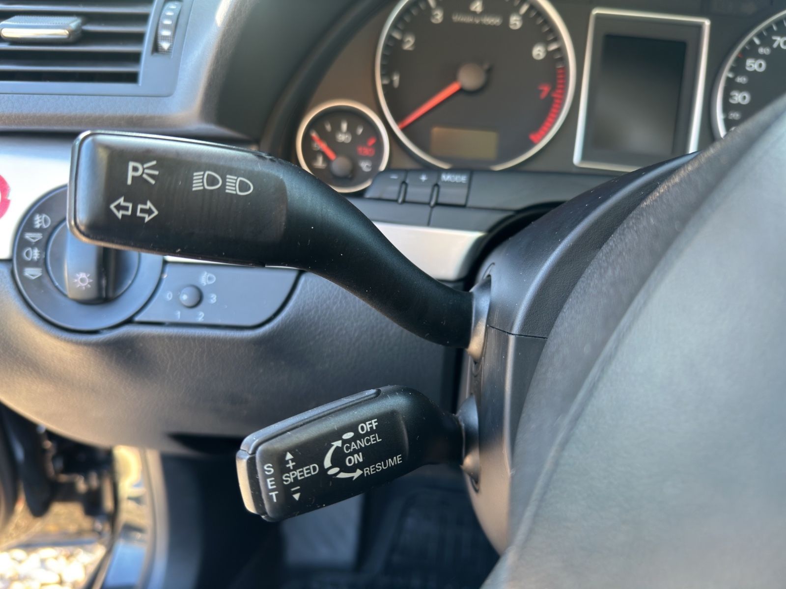 Fahrzeugabbildung Audi A4 Avant 1.8 T/Anhängerk./SHZ/Klima/Tempomat/