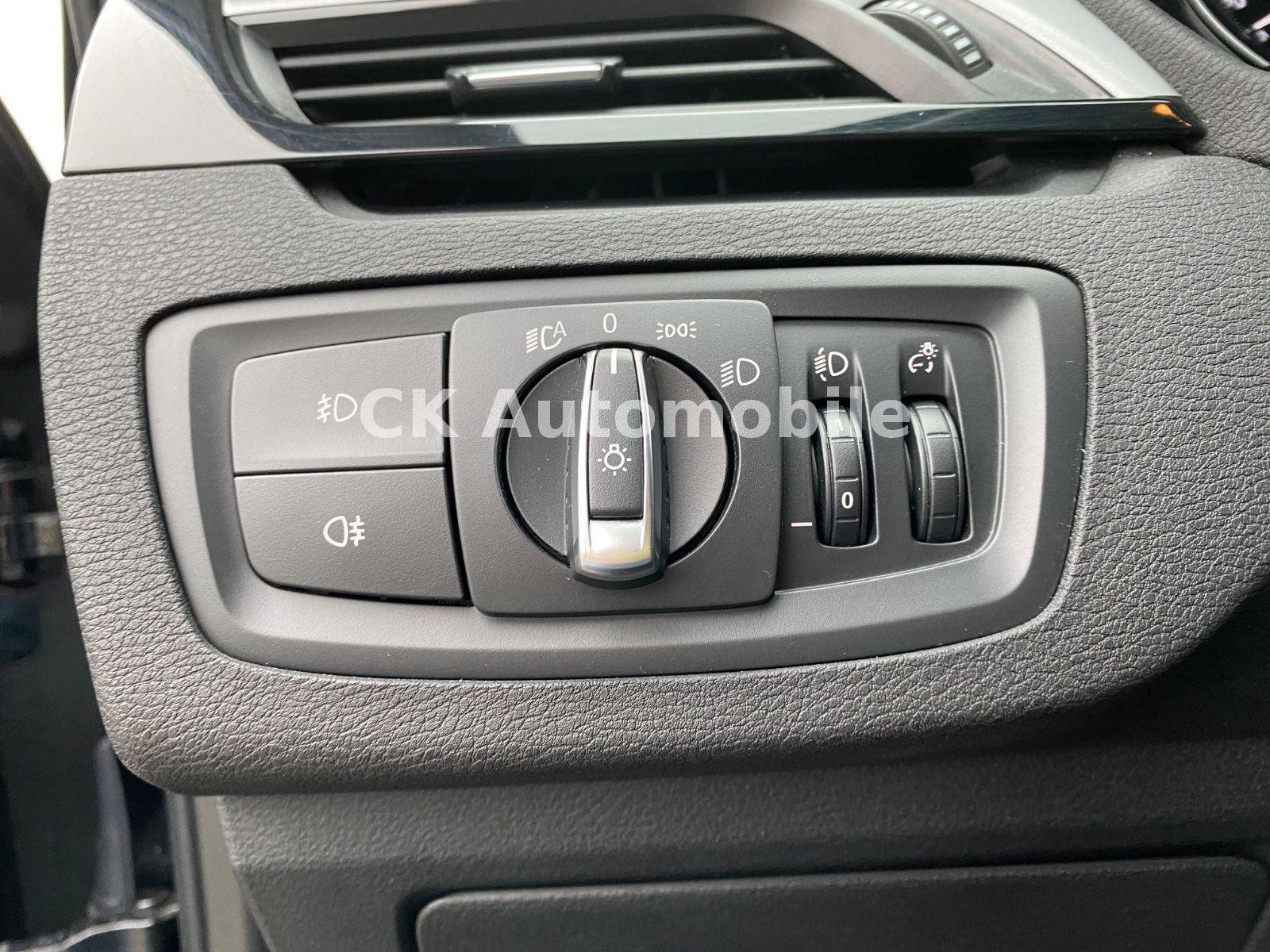 Fahrzeugabbildung BMW X1 xDrive 18d Advantage/Navi/Tempomat/PDC/AHK