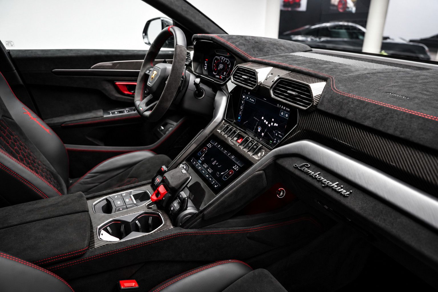 Fahrzeugabbildung Lamborghini Urus Performante *Carbon*Akrapovic*Alcantara*B&O