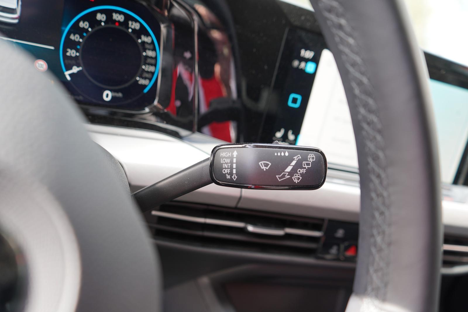 Volkswagen Golf VIII Variant Life eTSI LED Navi App-Connect