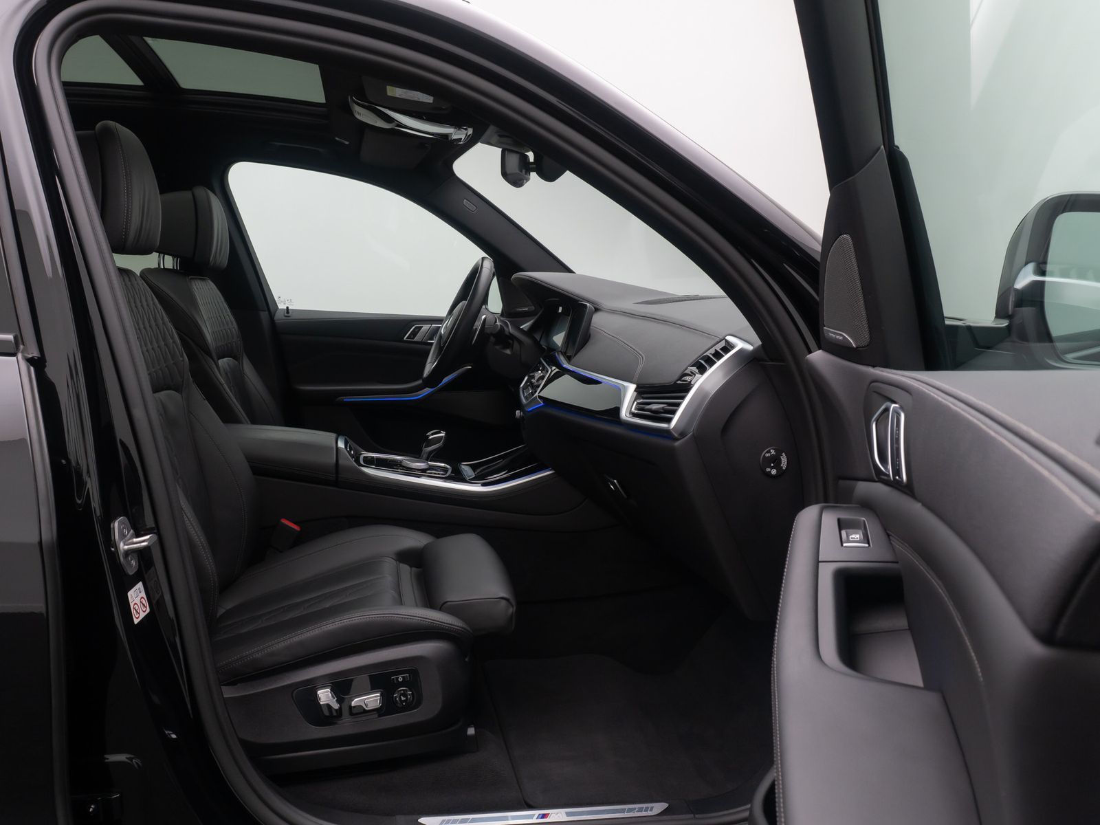 Fahrzeugabbildung BMW X5 xD40d M Sport Panorama DAB Laser 360°HUD 21Zl