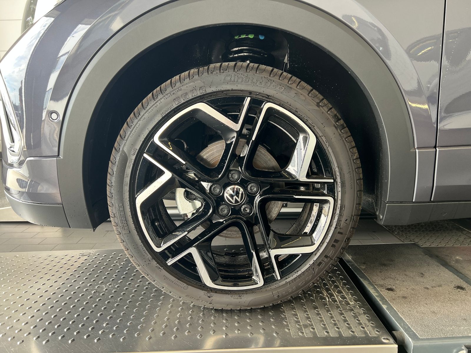 Fahrzeugabbildung Volkswagen T-Cross R-Line 1.5 TSI DSG *AHK, IQ.LIGHT, ACC,