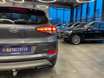 Hyundai Tucson Premium 4WD *AHK*KAMERA*NAVI*PANO*LEDER*